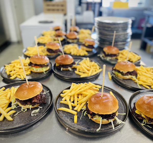 Smashburgare för sällskap