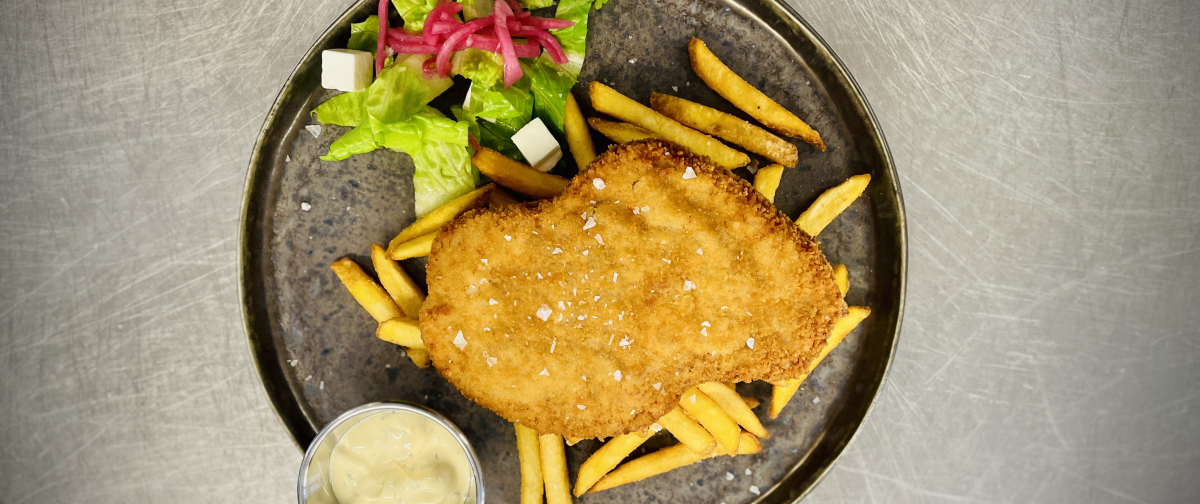 Fläskschnitzel med béarnaisesås och pommes