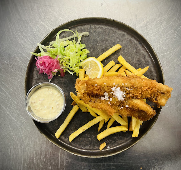 Friterad fisk med pommes