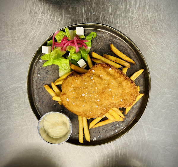 Panerad schnitzel med pommes